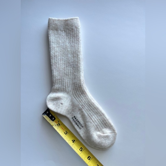 Brunello Cucinelli Cream Ribbed Women's Wool Socks - Picture 5 of 6
